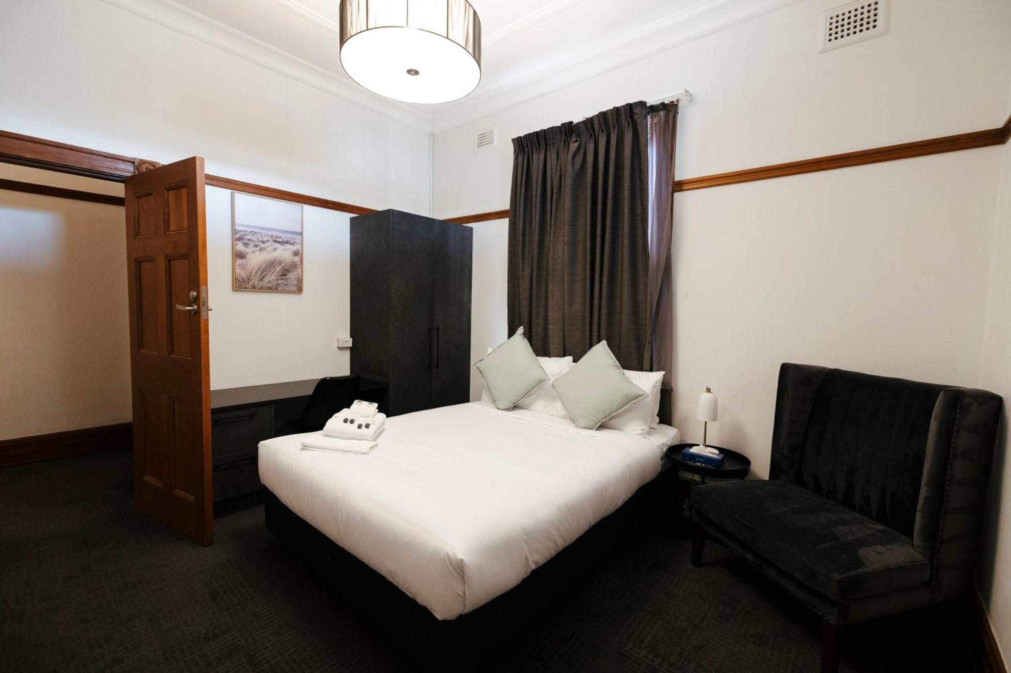 Guildford Hotel Eksteriør billede