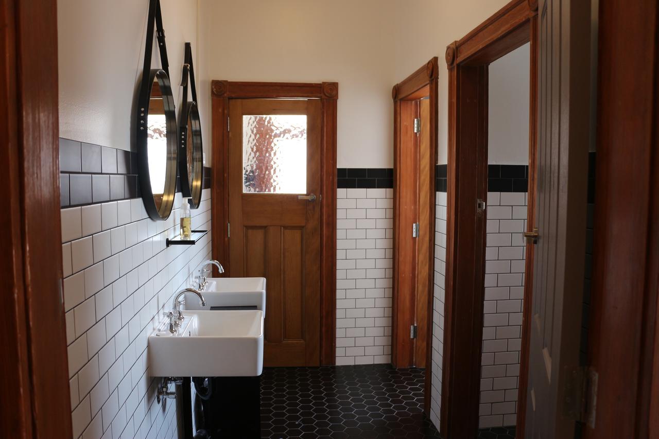 Guildford Hotel Eksteriør billede